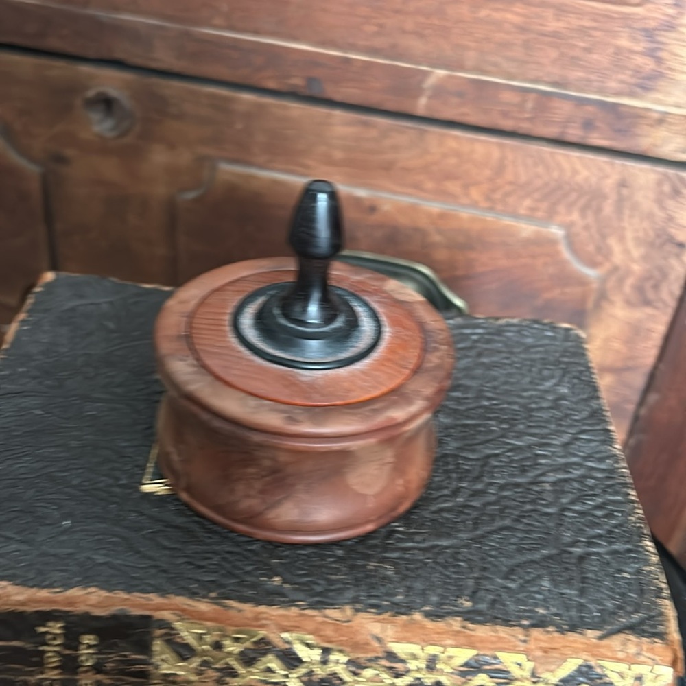 VINTAGE Round Trinket Box - Picture 6 of 9